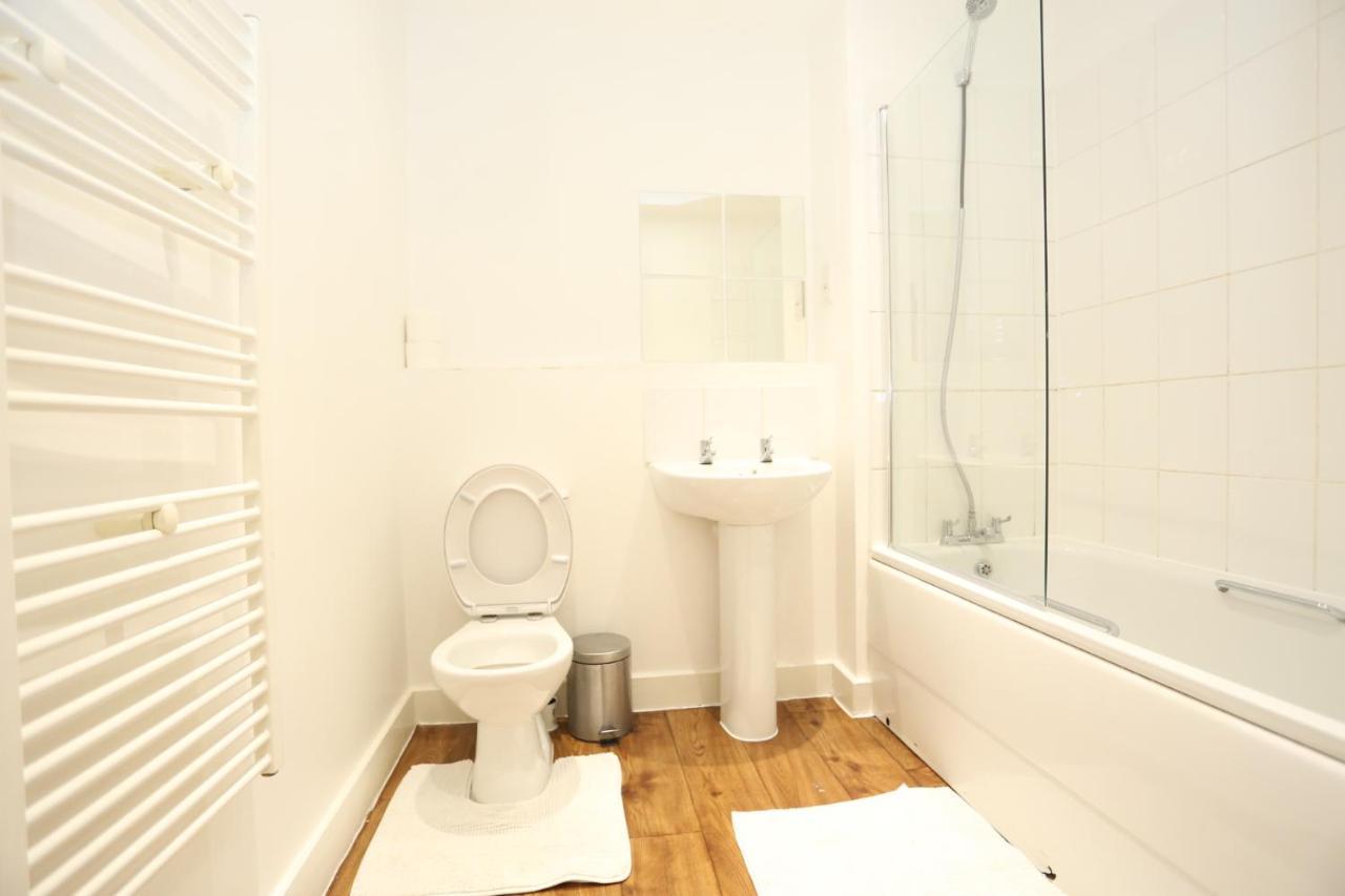 Lovely View 2 Beds 2 Bath Apartment, London Exteriör bild