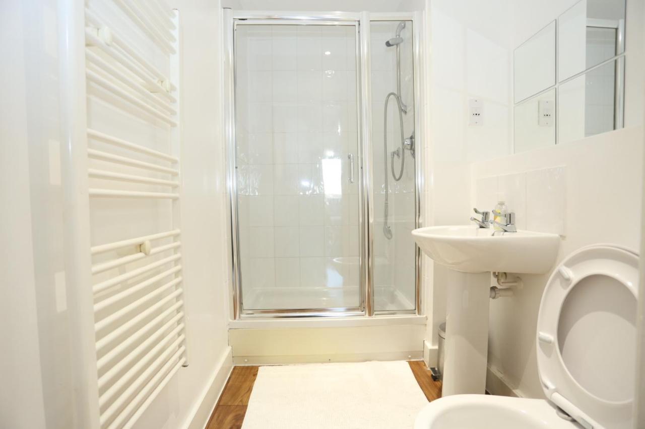 Lovely View 2 Beds 2 Bath Apartment, London Exteriör bild